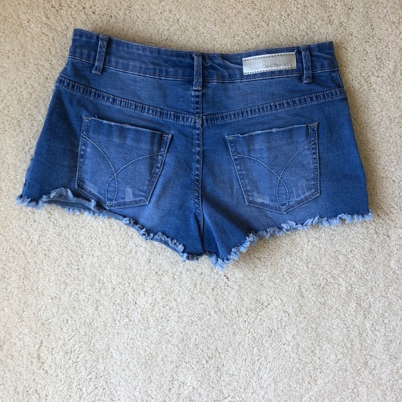 Calvin Klein Jeans shorts, US girls size 14 - Picture 3 of 5